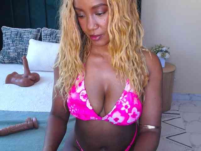 Saharangoddess webcam