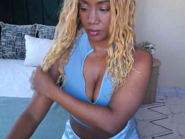 Saharangoddess webcam