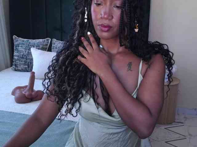 Saharangoddess webcam