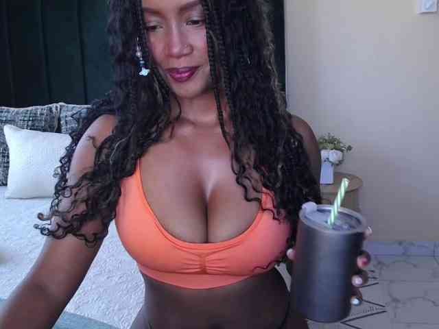 Saharangoddess webcam