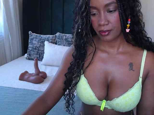 Saharangoddess webcam
