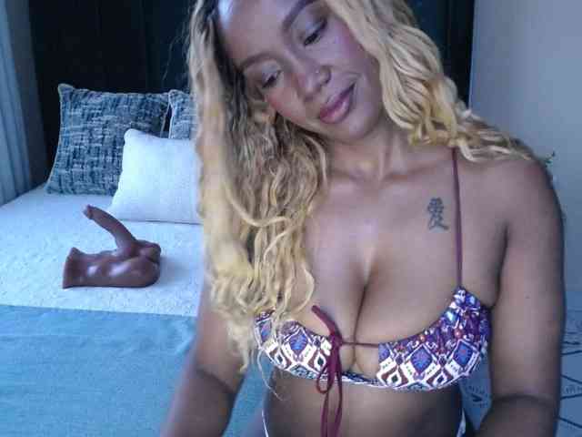 Saharangoddess webcam