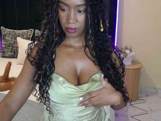 Saharangoddess webcam