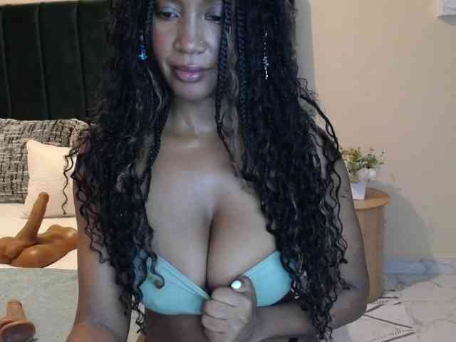 Saharangoddess webcam