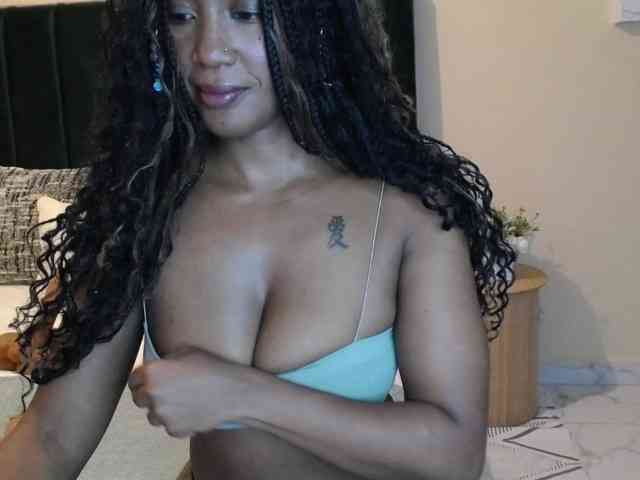 Saharangoddess webcam