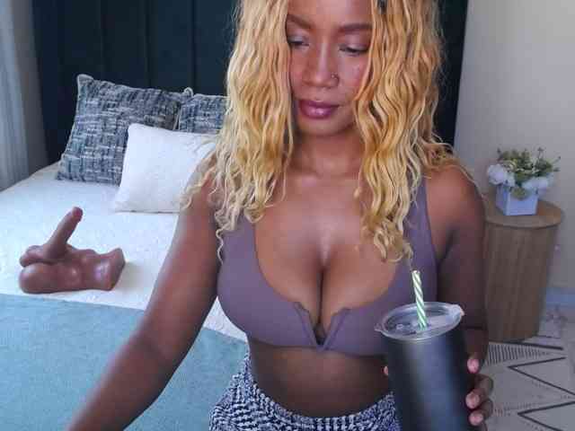Saharangoddess webcam