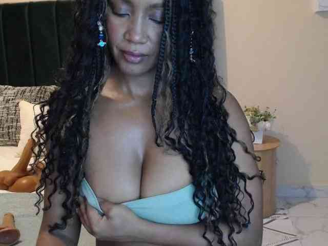 Saharangoddess webcam