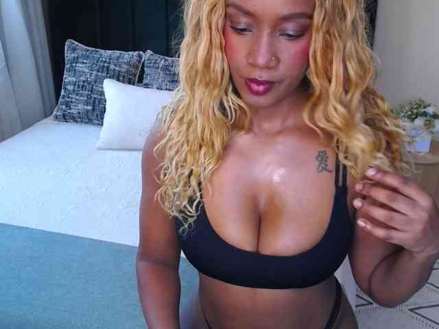 Saharangoddess webcam