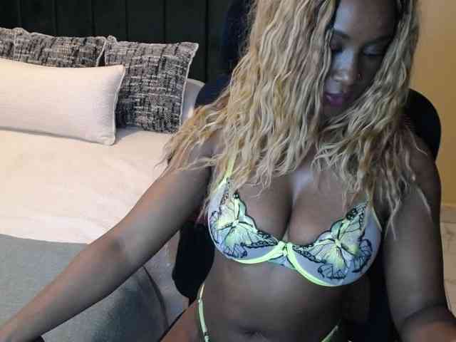 Saharangoddess webcam