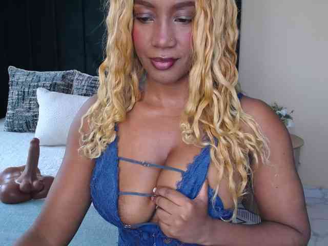 Saharangoddess webcam
