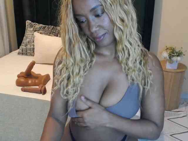 Saharangoddess webcam