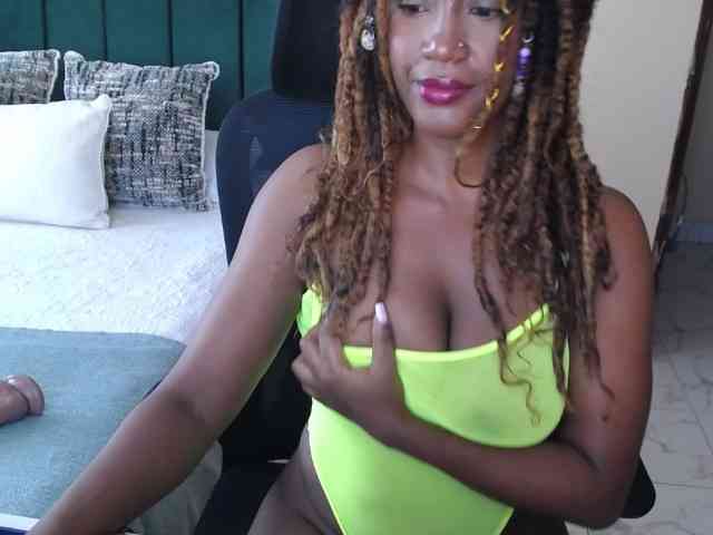 Saharangoddess webcam