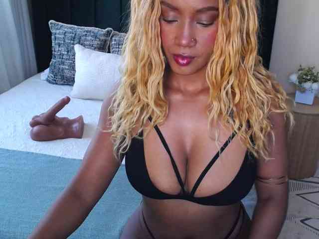Saharangoddess webcam