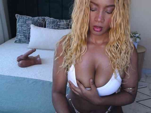 Saharangoddess webcam