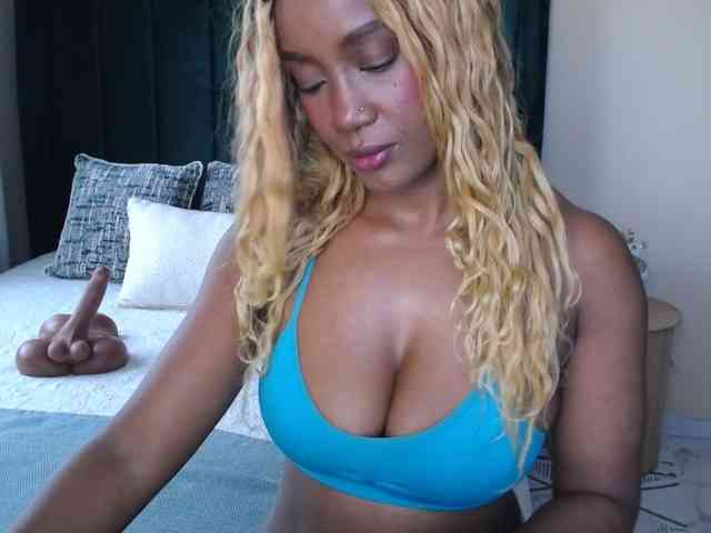 Saharangoddess webcam