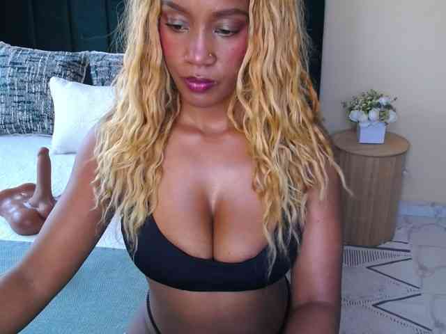 Saharangoddess webcam