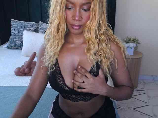 Saharangoddess webcam