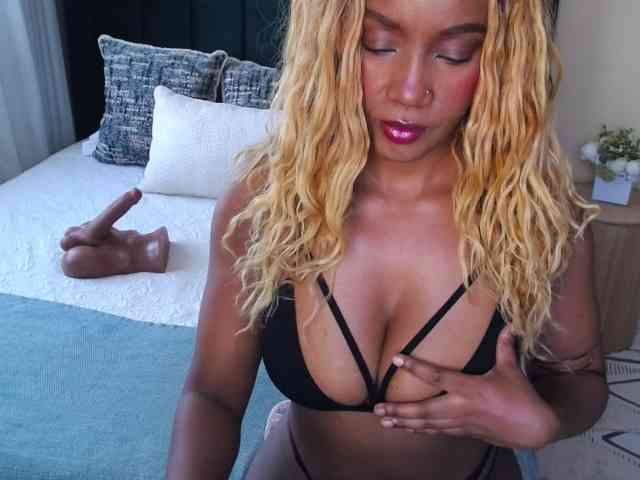 Saharangoddess webcam