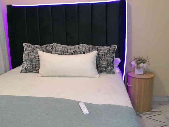 Saharangoddess webcam