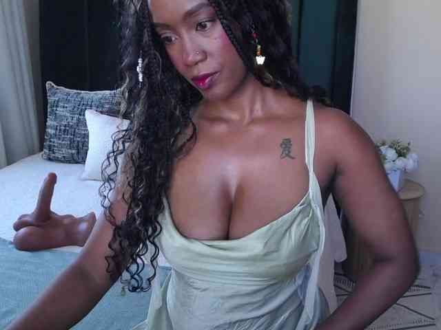 Saharangoddess webcam