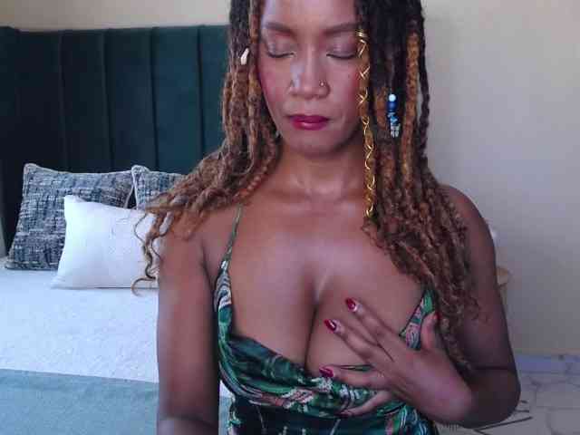 Saharangoddess webcam