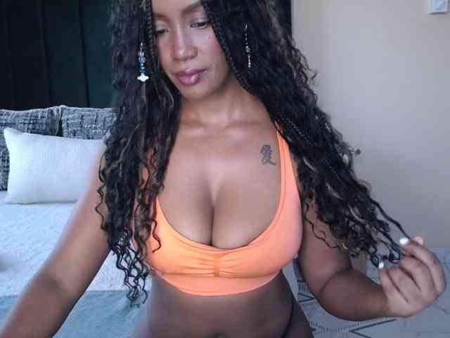 Saharangoddess webcam