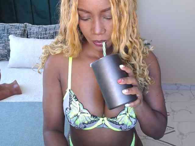Saharangoddess webcam