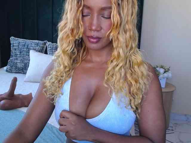 Saharangoddess webcam