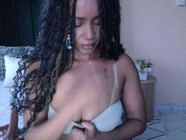 Saharangoddess webcam