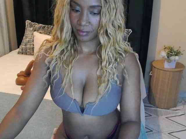 Saharangoddess webcam
