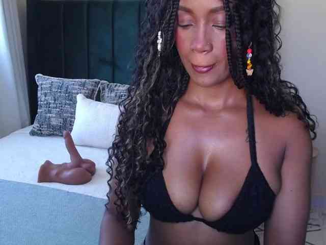 Saharangoddess webcam