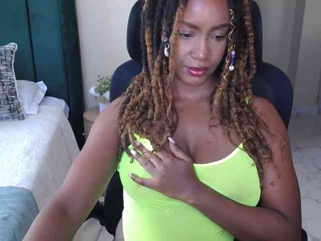 Saharangoddess webcam