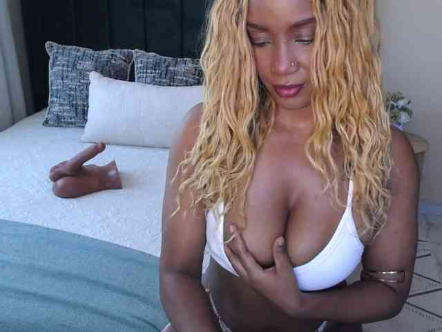 Saharangoddess webcam