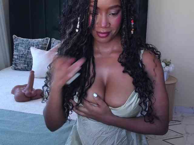 Saharangoddess webcam