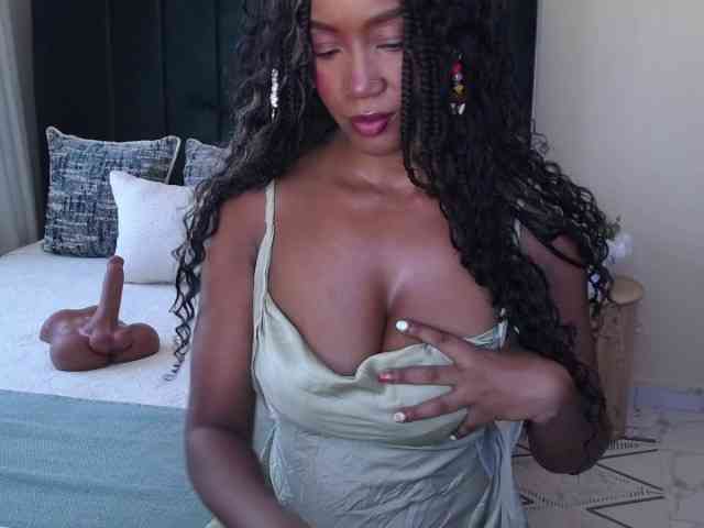 Saharangoddess webcam