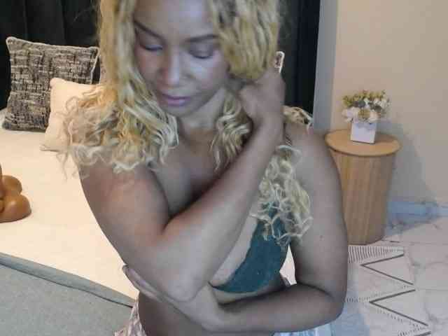 Saharangoddess webcam