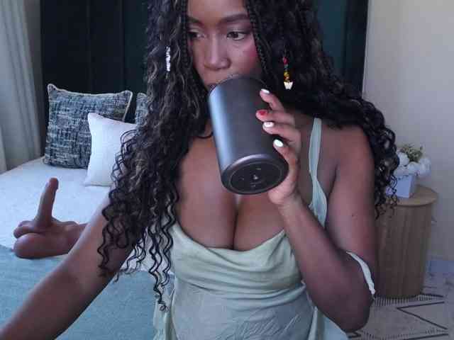 Saharangoddess webcam