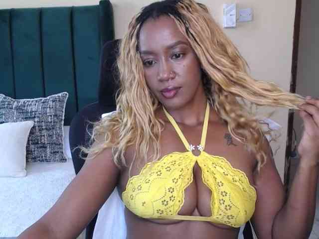 Saharangoddess webcam
