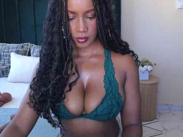 Saharangoddess webcam