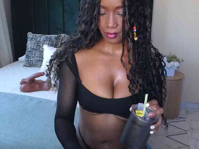Saharangoddess webcam