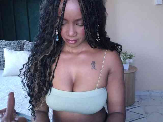 Saharangoddess webcam