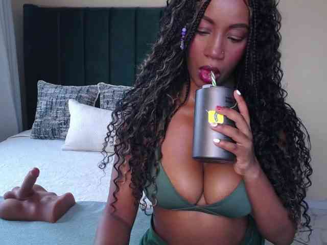 Saharangoddess webcam
