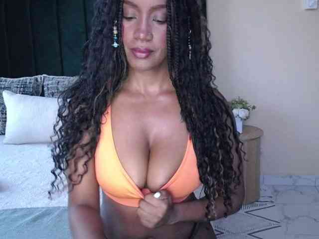 Saharangoddess webcam