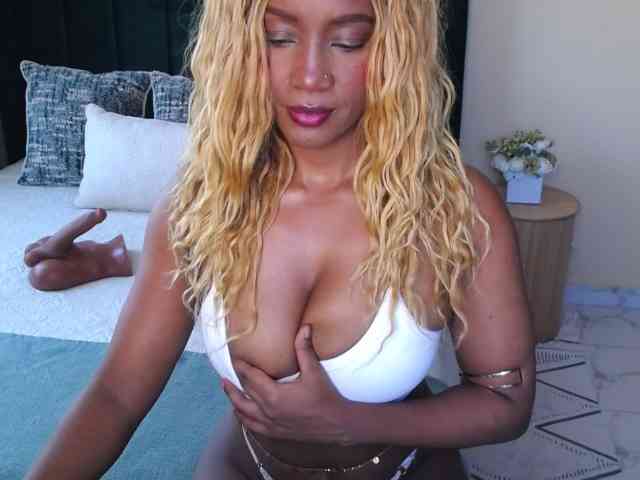Saharangoddess webcam