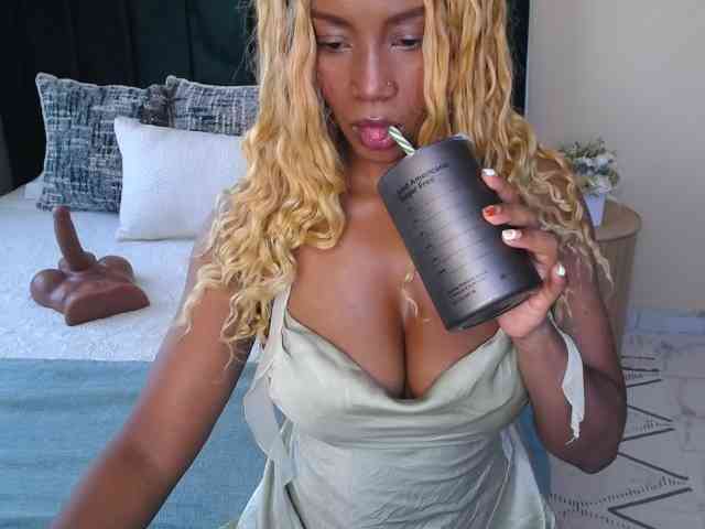 Saharangoddess webcam