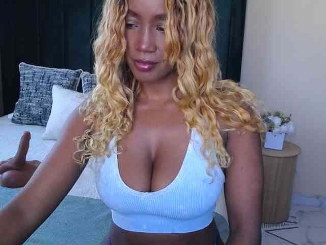 Saharangoddess webcam