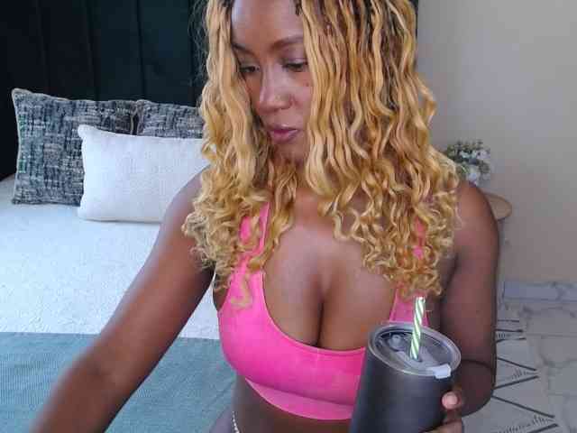Saharangoddess webcam