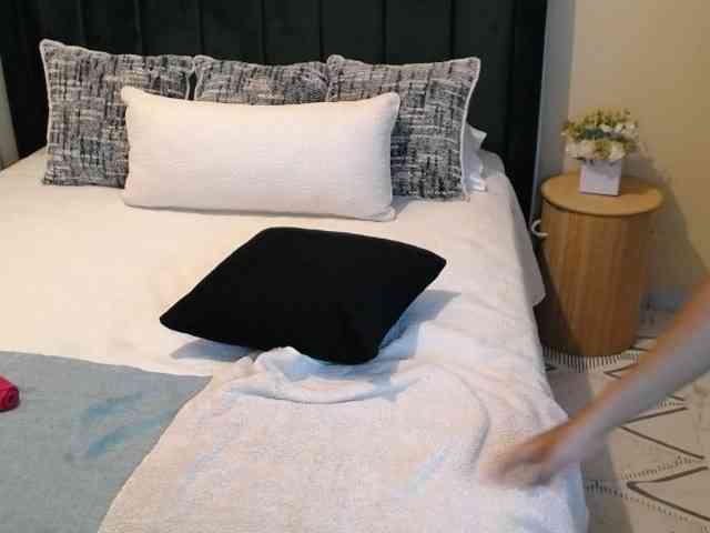 Saharangoddess webcam