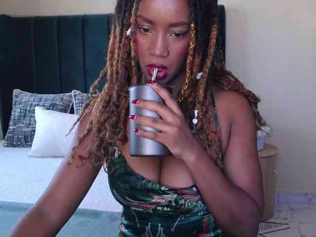 Saharangoddess webcam