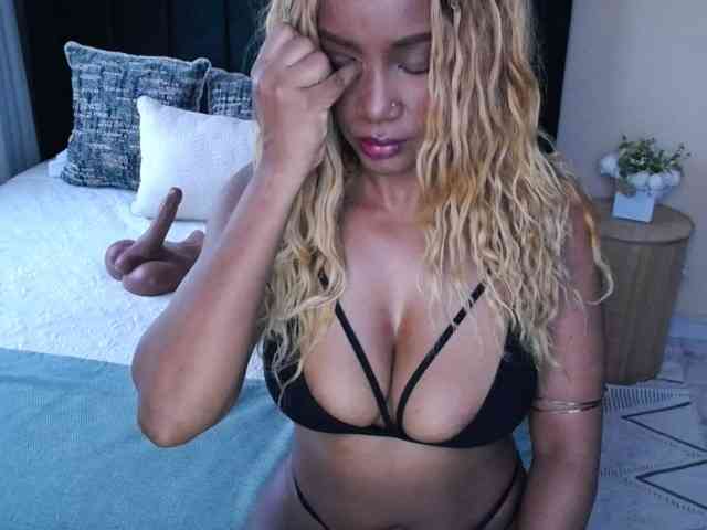 Saharangoddess webcam